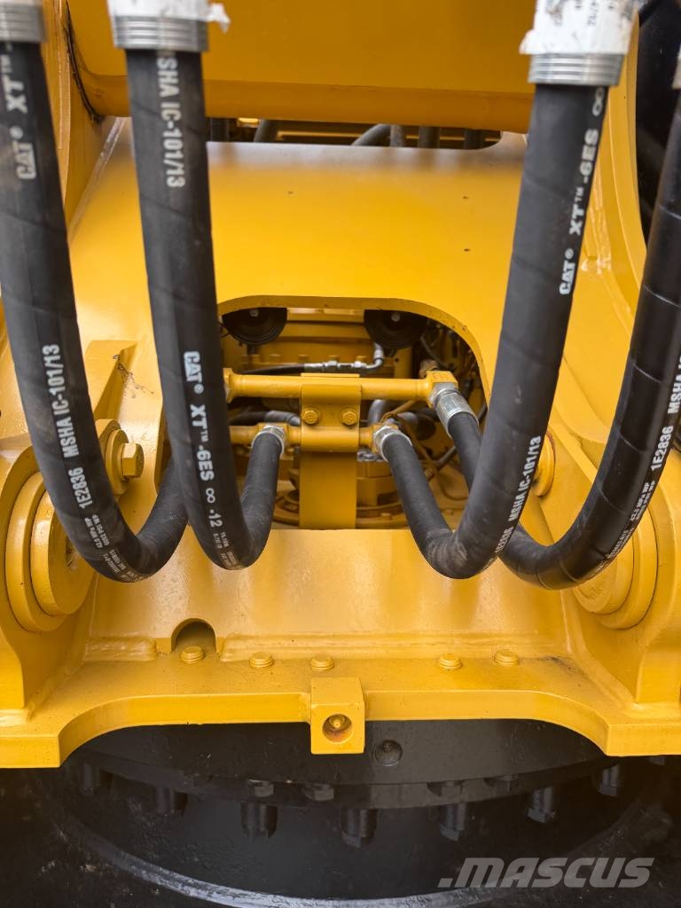 CAT 320  3000  units excavators in stock Kāpurķēžu ekskavatori