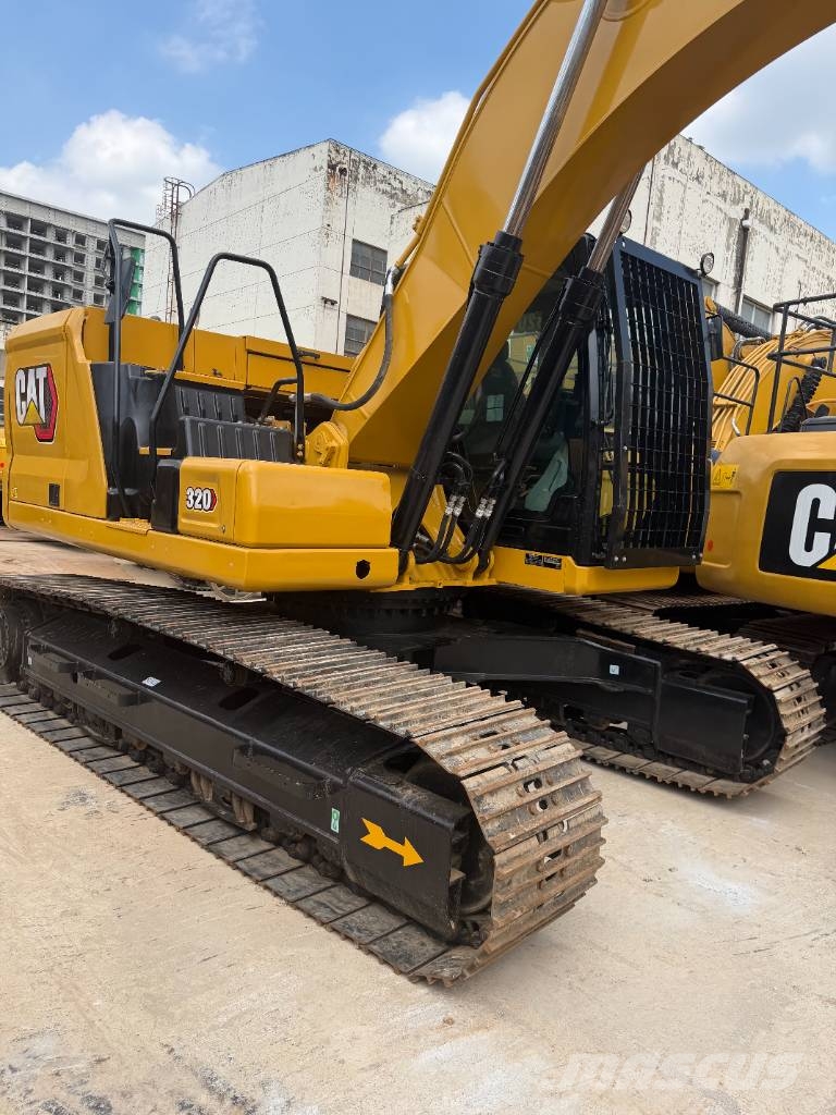 CAT 320  3000  units excavators in stock Kāpurķēžu ekskavatori