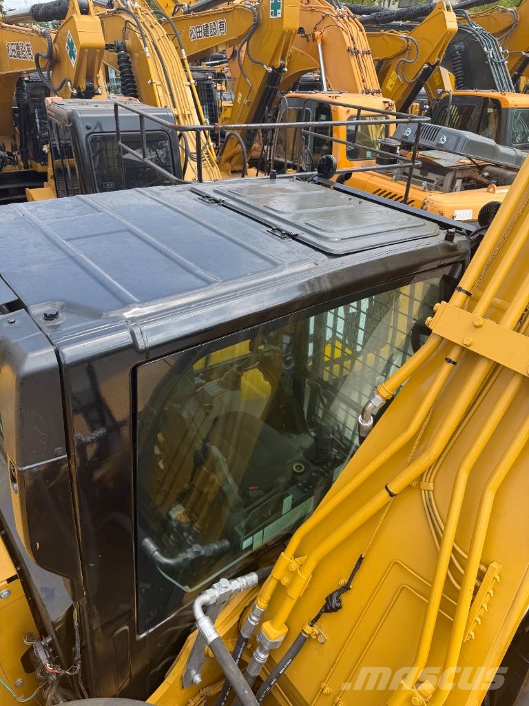 CAT 320  3000  units excavators in stock Kāpurķēžu ekskavatori