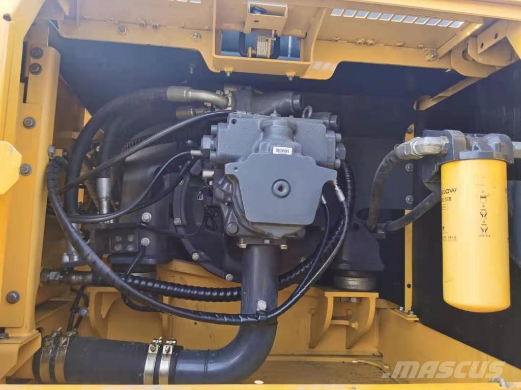 Komatsu PC360-7 حفارات زحافة