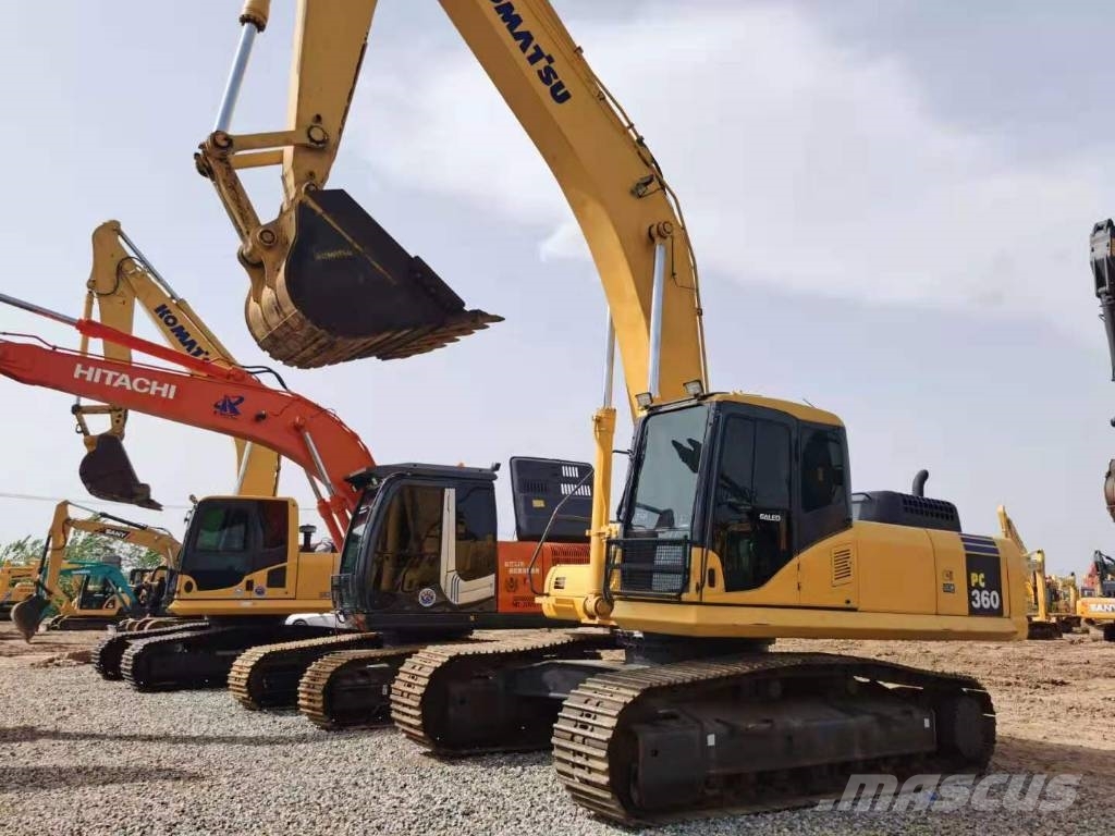 Komatsu PC360-7 حفارات زحافة
