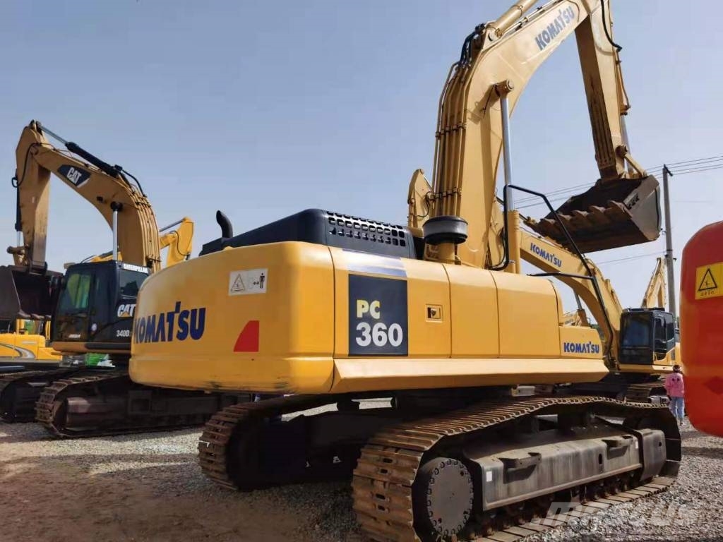 Komatsu PC360-7 حفارات زحافة