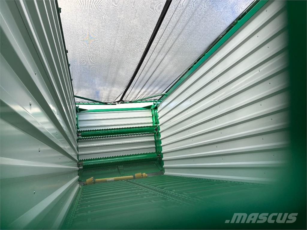 Tebbe ST 450 Tandem Silotrailer Manuseio e colocação de equipamentos