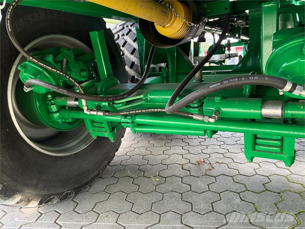 Tebbe ST 450 Tandem Silotrailer Manuseio e colocação de equipamentos