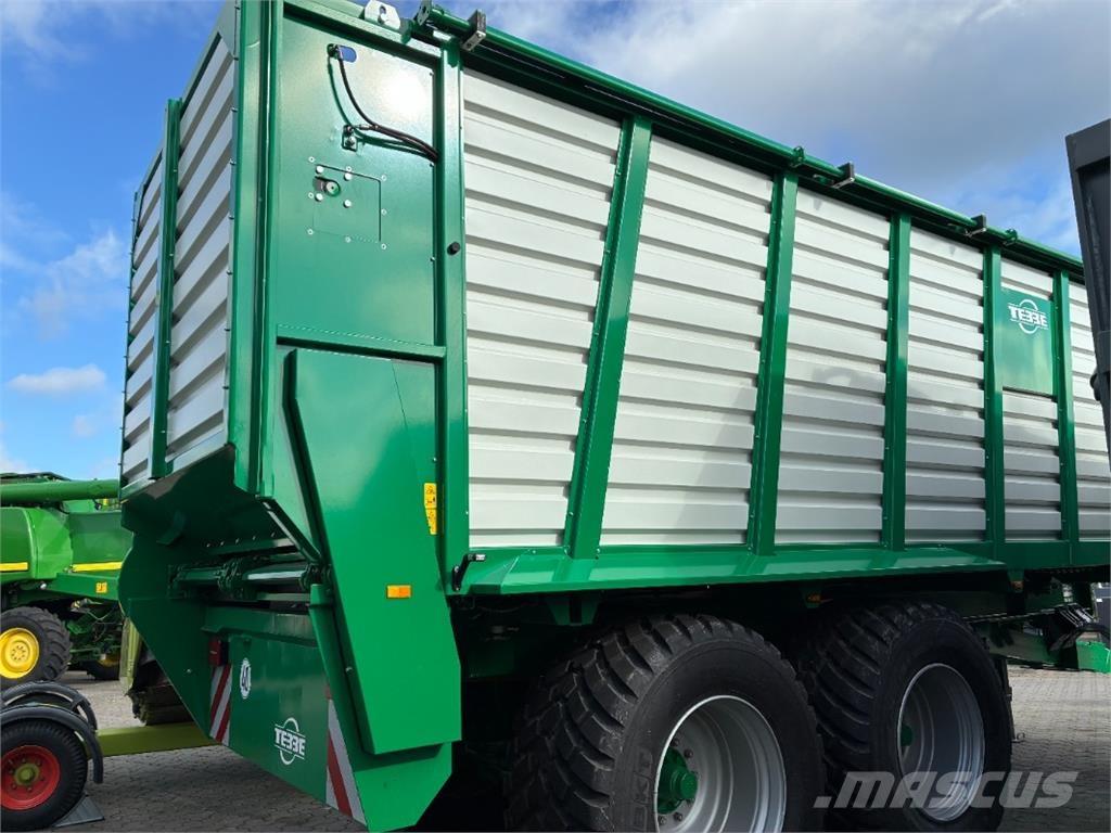 Tebbe ST 450 Tandem Silotrailer Manuseio e colocação de equipamentos