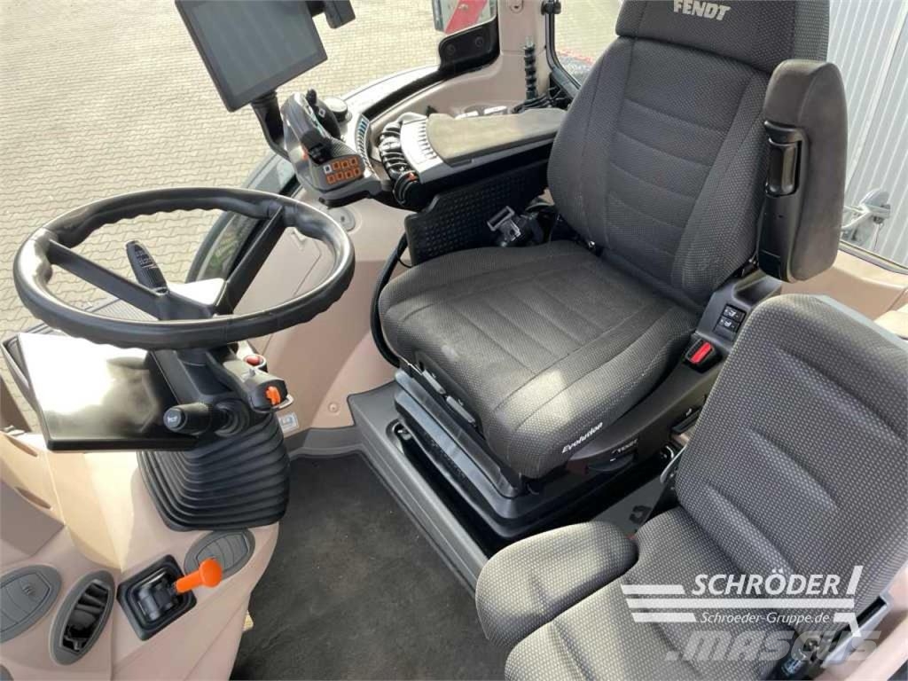 Fendt 728 VARIO GEN7 PROFI PLUS Traktorji