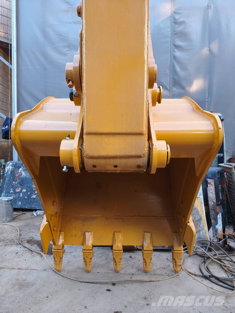 CAT 323 Raupenbagger