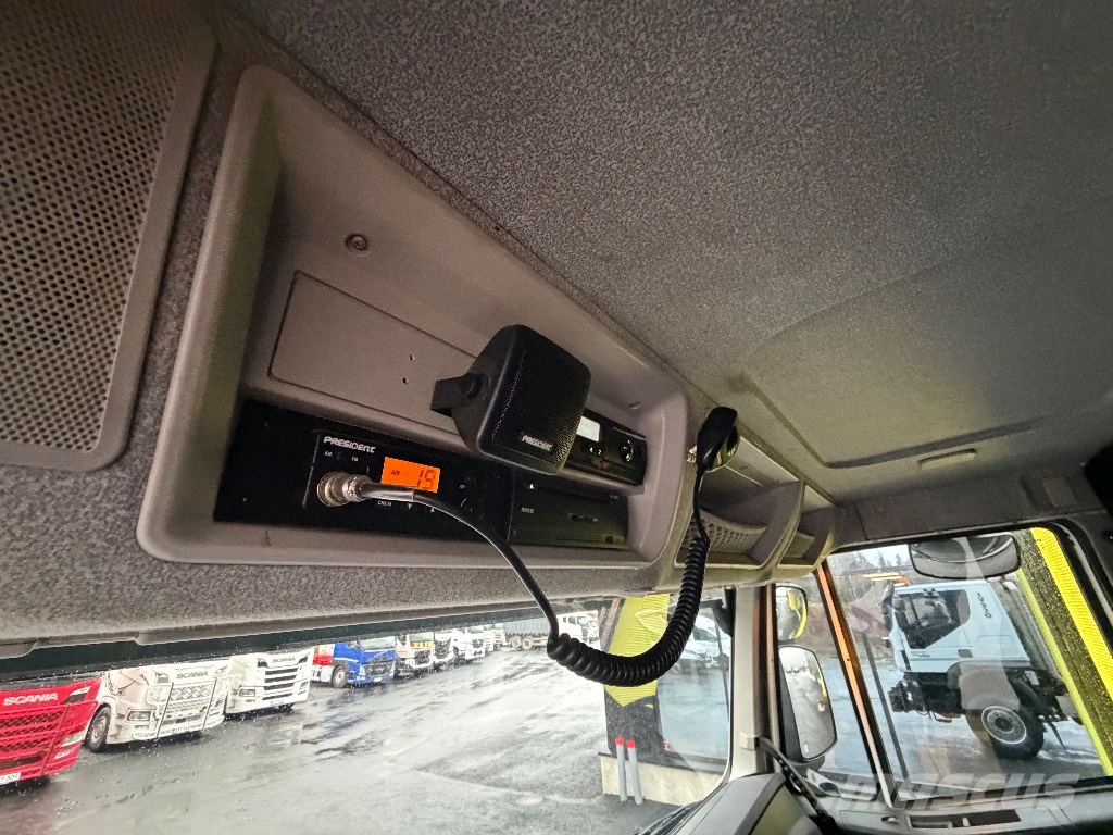 Iveco Trakker AT410T50 8x4 Koukkulava kuorma-autot