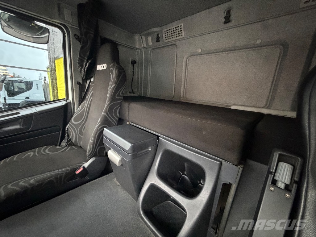 Iveco Trakker AT410T50 8x4 Koukkulava kuorma-autot