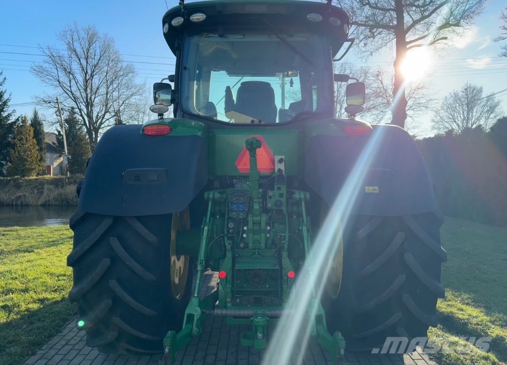 John Deere 8345 R Traktoren