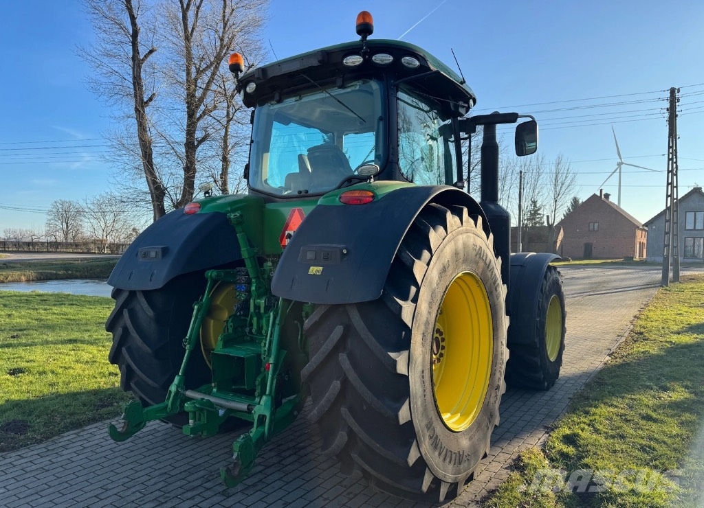 John Deere 8345 R Traktoren