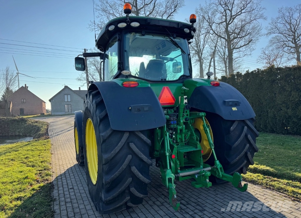 John Deere 8345 R Traktoren