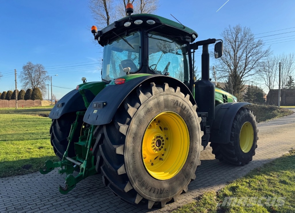 John Deere 8345 R Traktoren
