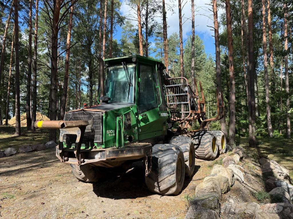 John Deere 810 D Eco III Lassbærere