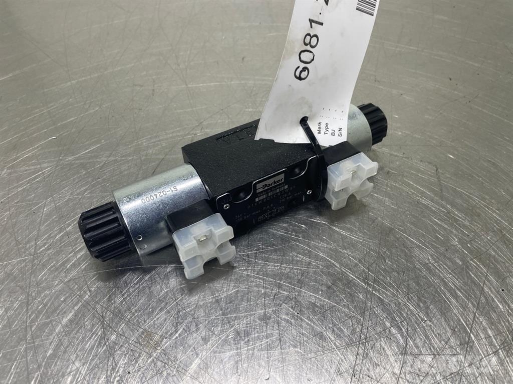 Parker D1VW001CNJW91 - NG6 4/3 Valve 12V Hydraulics