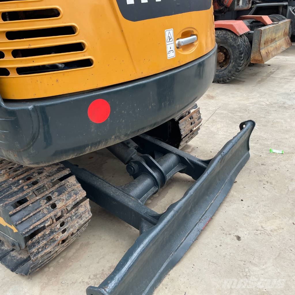 Hyundai R60 Mini bagri <7t