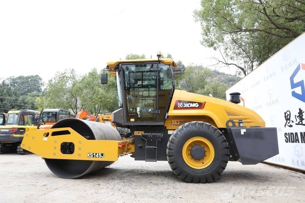 XCMG XS 145J Erdbauwalzen