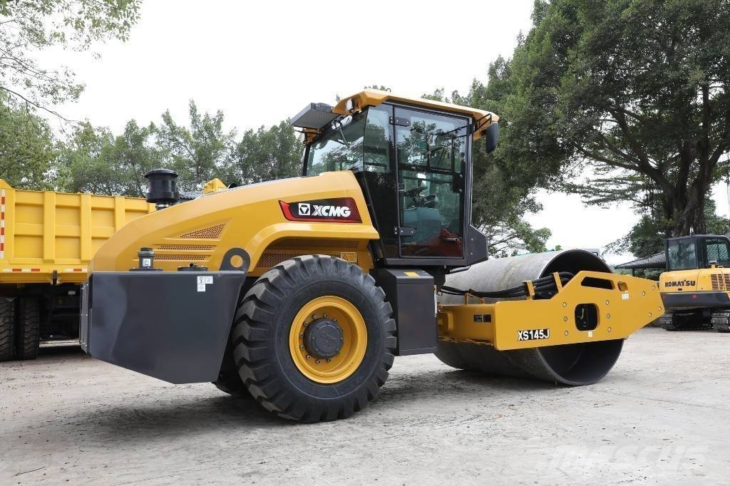 XCMG XS 145J Erdbauwalzen