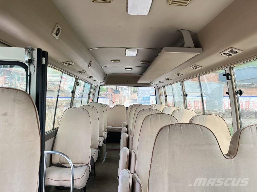 Toyota Coaster Bus 迷你巴士