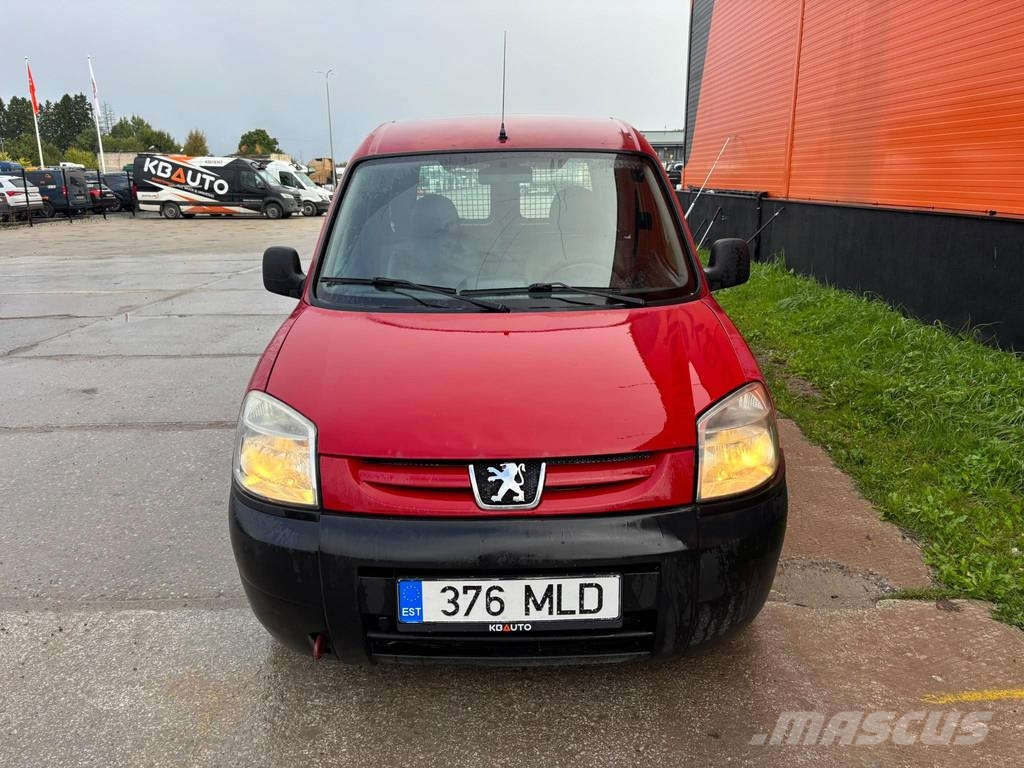 Peugeot Partner Samochody dostawcze ze skrzynią zamkniętą