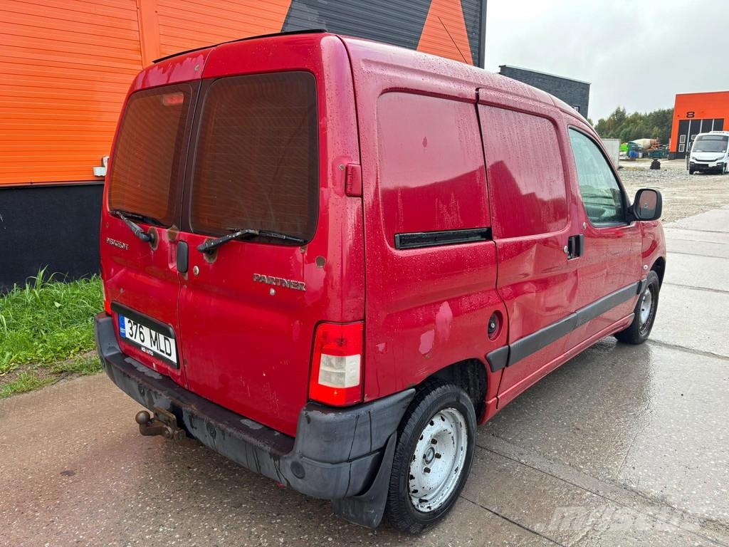 Peugeot Partner Samochody dostawcze ze skrzynią zamkniętą