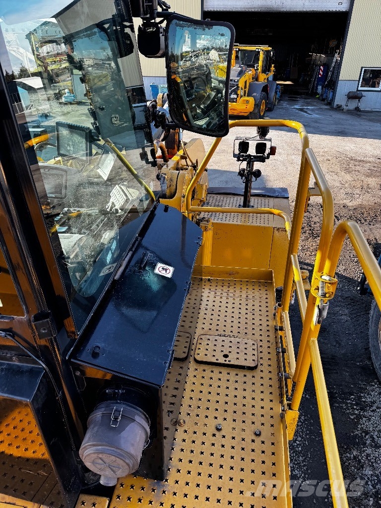 CAT 988 K 輪胎式裝載機