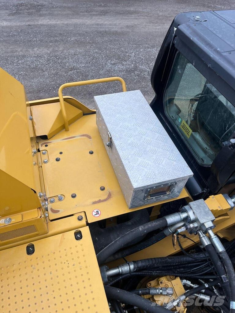 CAT 352 Escavatori cingolati
