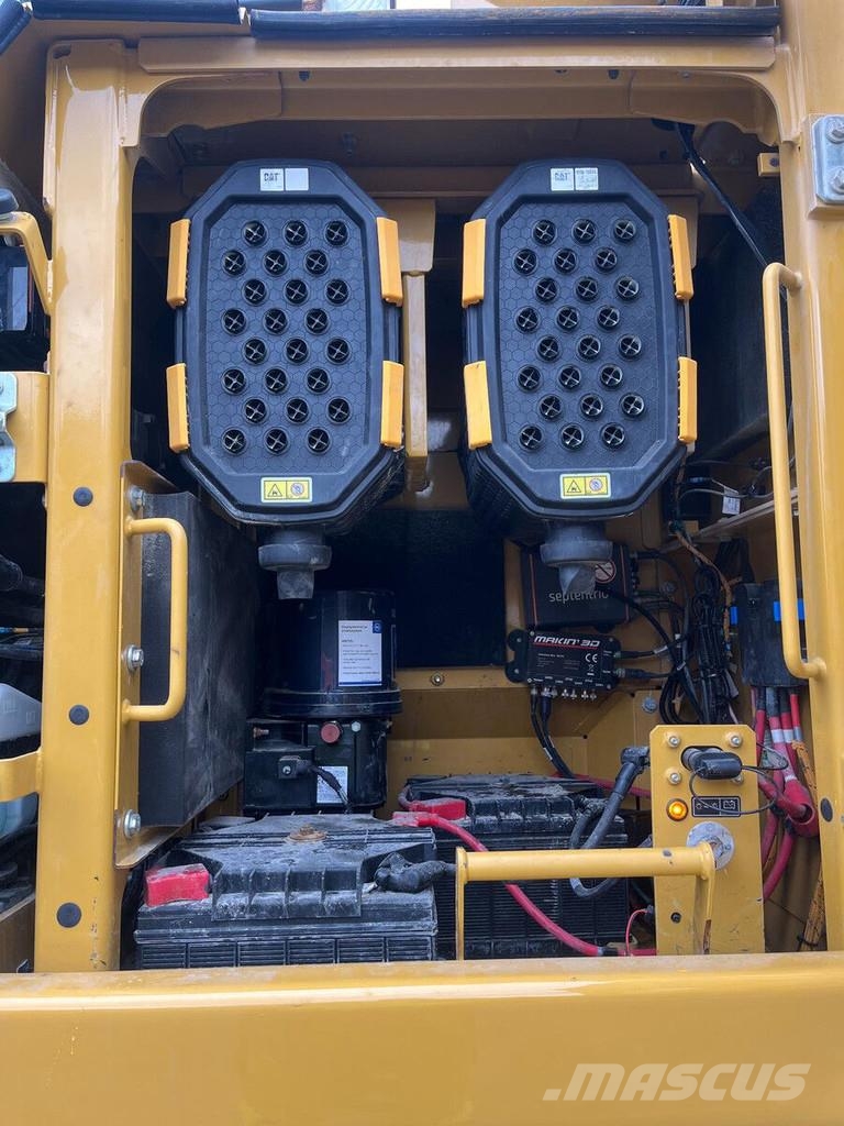 CAT 352 Escavatori cingolati