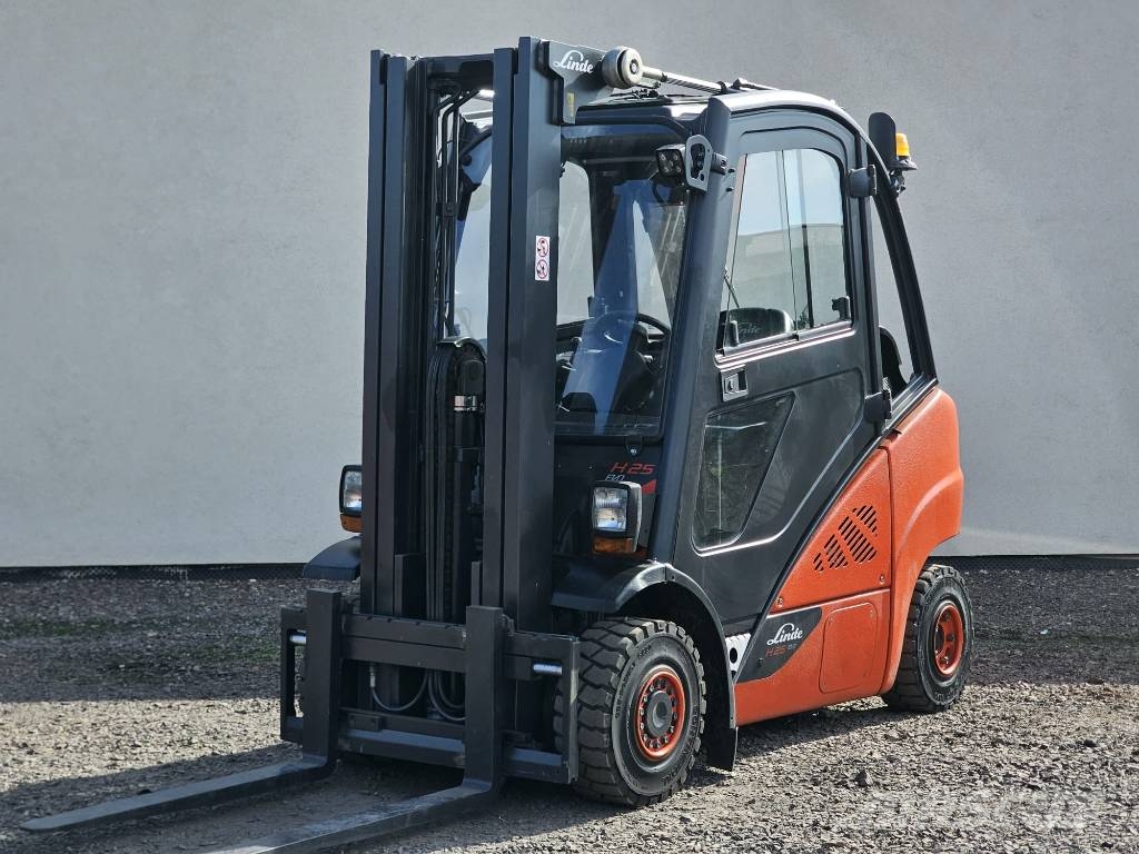 Linde H25T-02 Triplex Gāzes autoiekrāvēji (LPG)