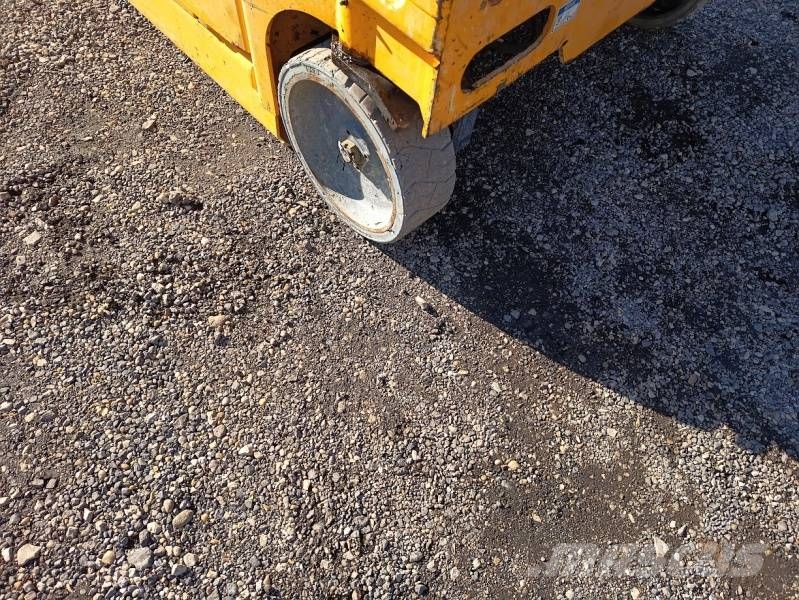 Haulotte Compact 10 - 10m, electric Žirkliniai keltuvai