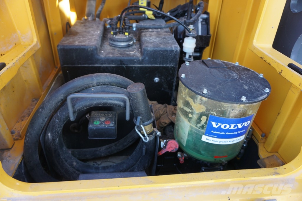 Volvo EC 300 ECL 大型油圧ショベル12t以上(パワーショベル・ユンボ)