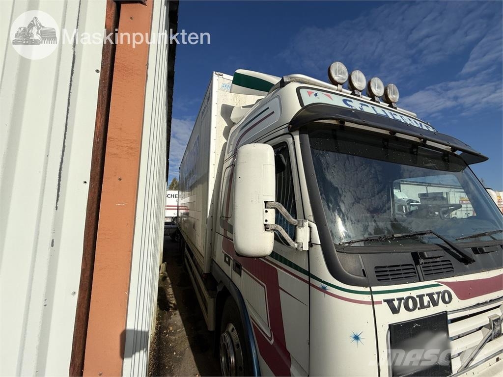 Volvo FM12 6X2 Camiones caja cerrada