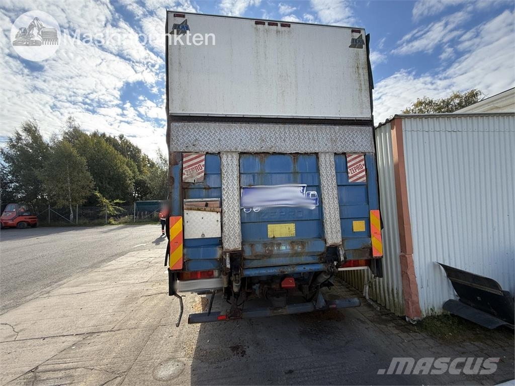 Volvo FM12 6X2 Camiones caja cerrada