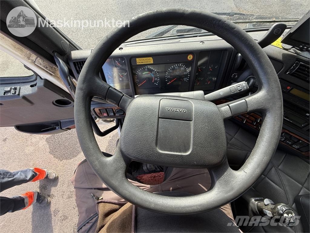Volvo FM12 6X2 Dobozos teherautók