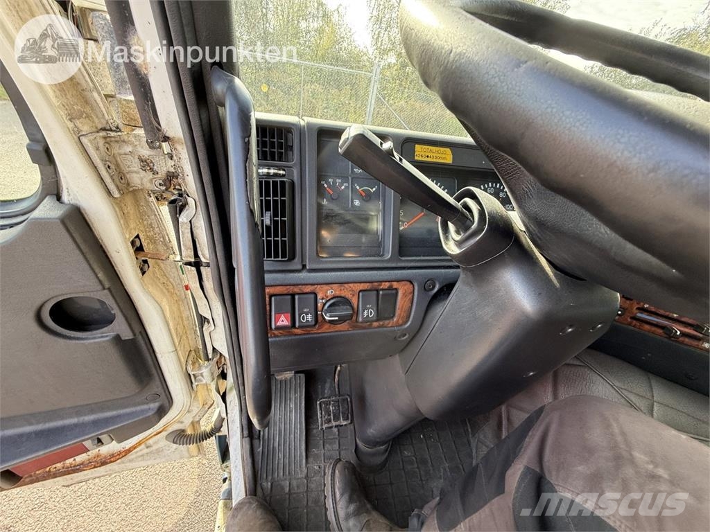 Volvo FM12 6X2 Dobozos teherautók