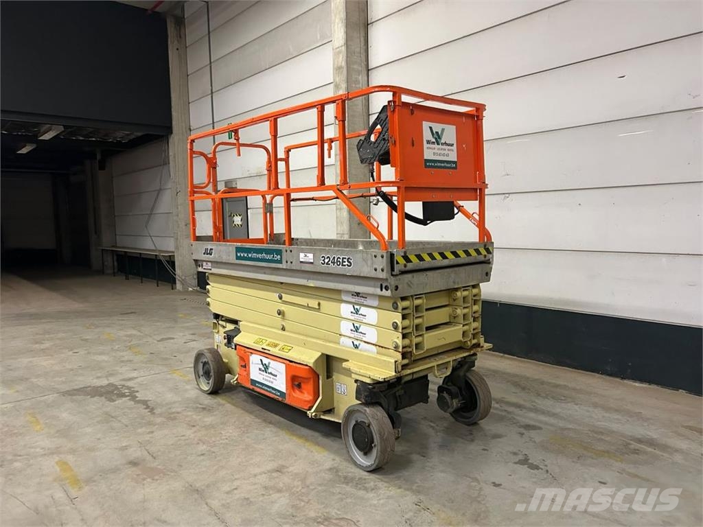 JLG 3246 ES (0930) رافعات مقصية الشكل