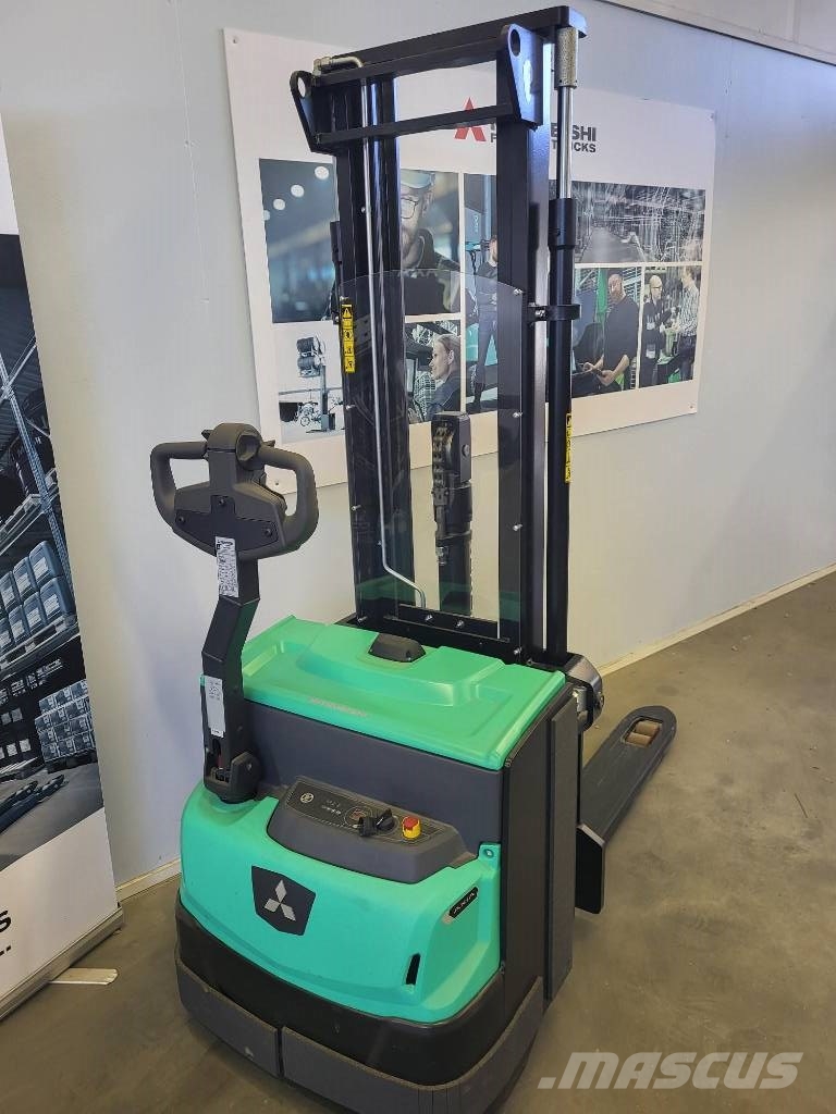 Mitsubishi SBP 12 N3I / Lappeenrannassa Apiladores eléctricos
