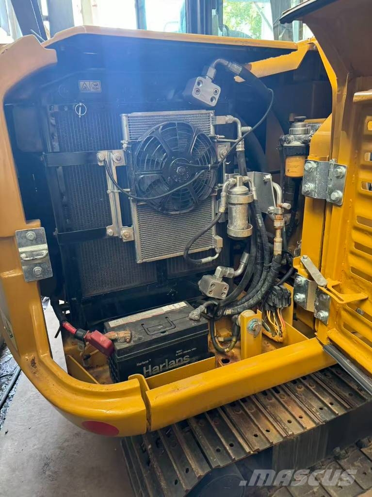 CAT 305.5E2 小型挖掘机