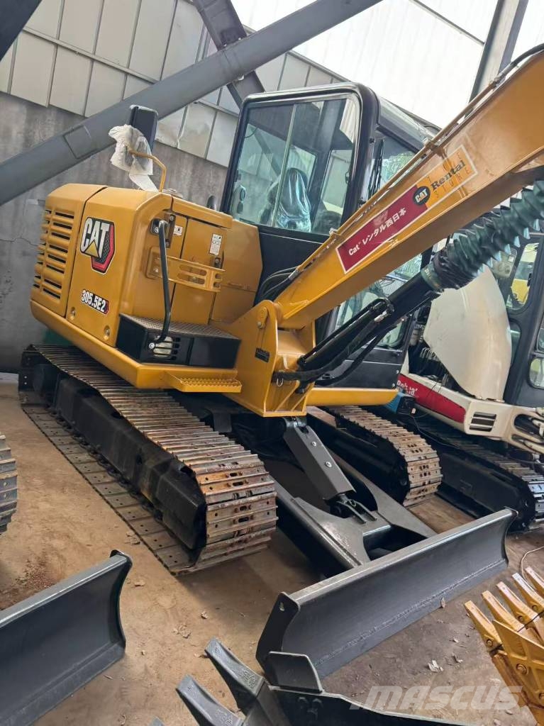 CAT 305.5E2 小型挖掘机