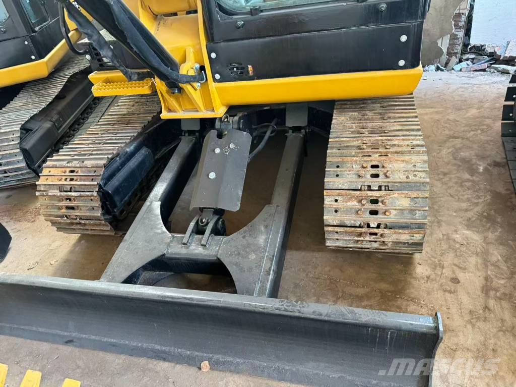 CAT 305.5E2 小型挖掘机