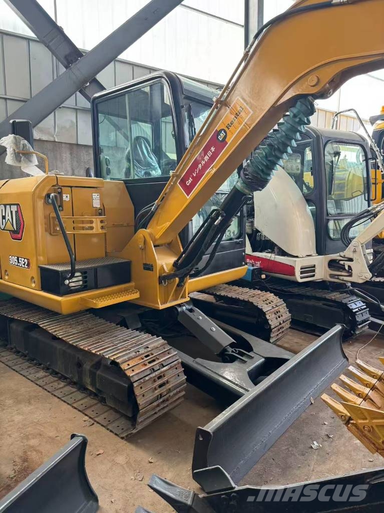 CAT 305.5E2 小型挖掘机