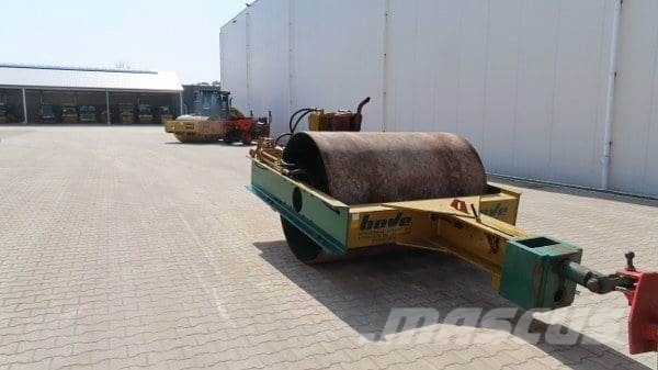 Vibromax W 501 Järelveetavad vibrorullid