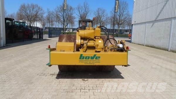 Vibromax W 501 Järelveetavad vibrorullid