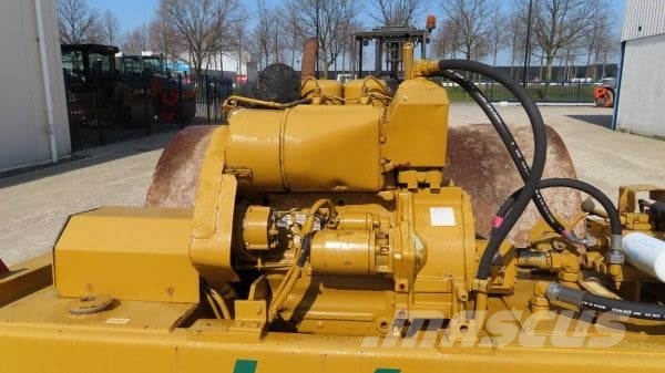 Vibromax W 501 Järelveetavad vibrorullid