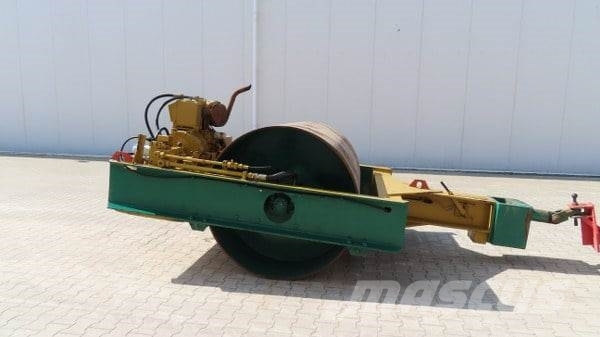 Vibromax W 501 Järelveetavad vibrorullid