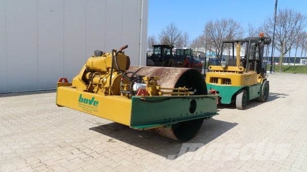 Vibromax W 501 Järelveetavad vibrorullid
