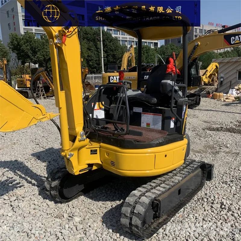 Komatsu PC 20 MR حفارات زحافة