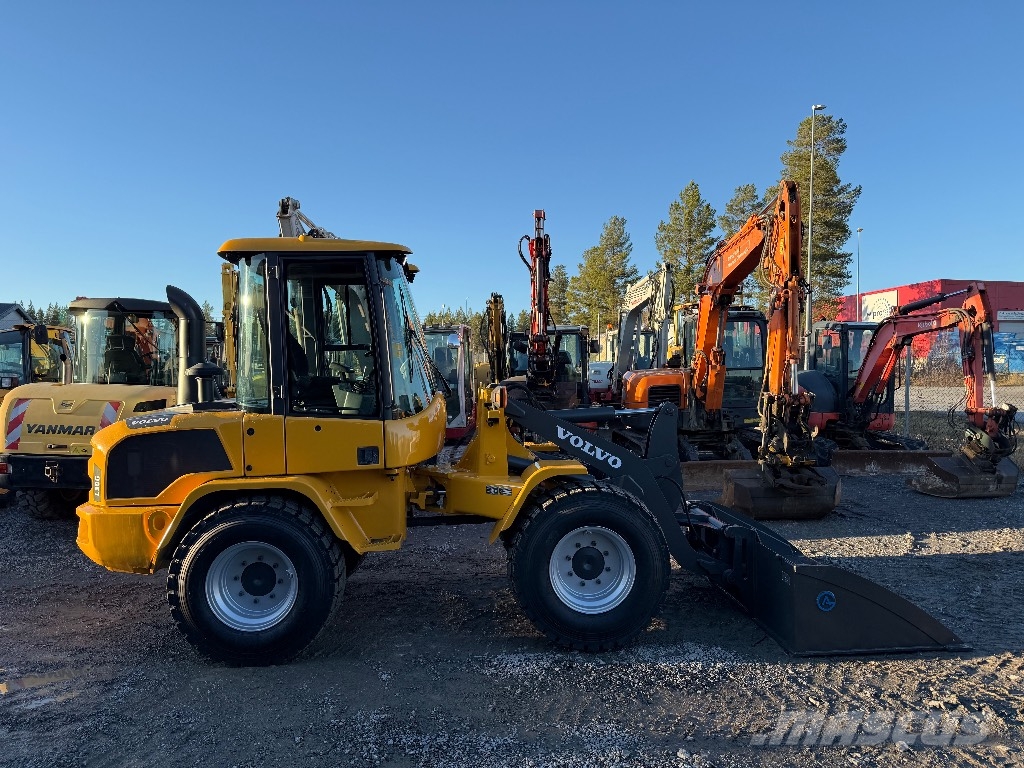 Volvo L 30 G Pale gommate