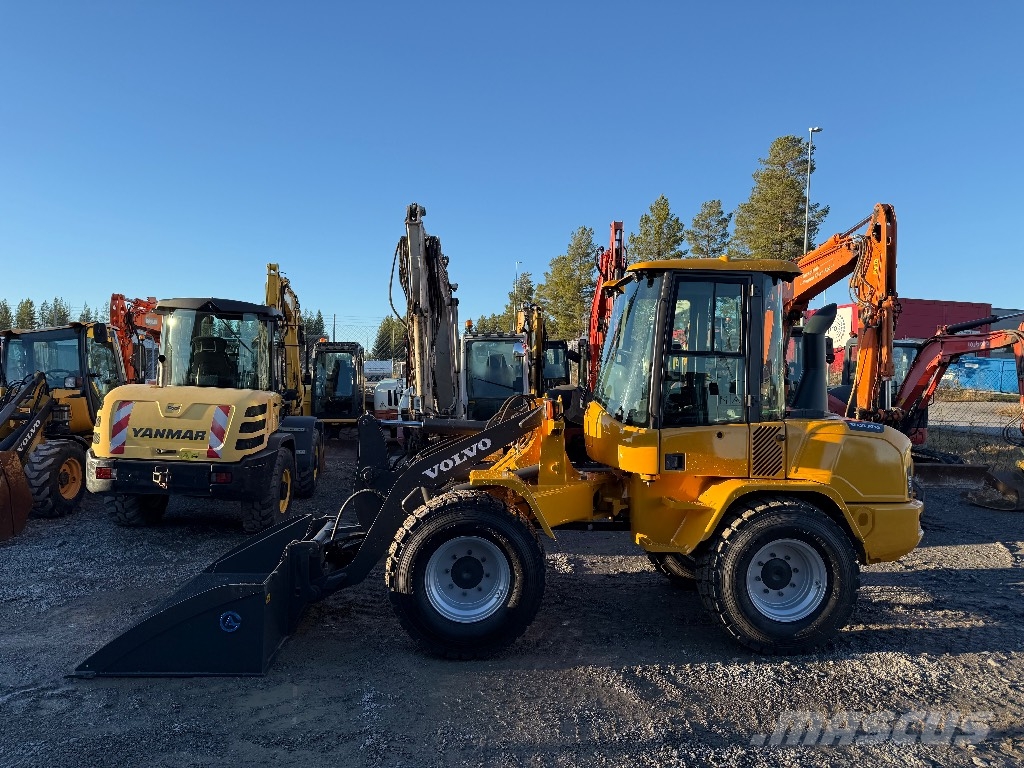 Volvo L 30 G Pale gommate