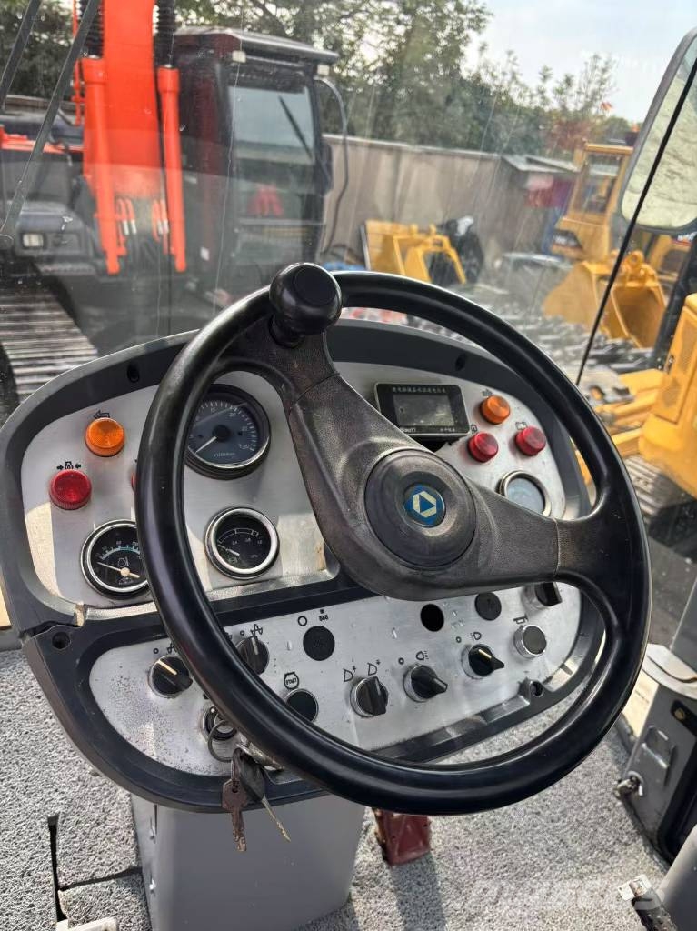 XCMG XS 223 J Single drum rollers